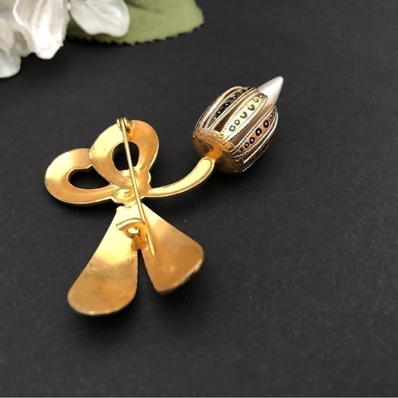 Vintage Spanish Damascene Brooch – Gold Tone Floral Tulip with Bow - Picture 3 of 9